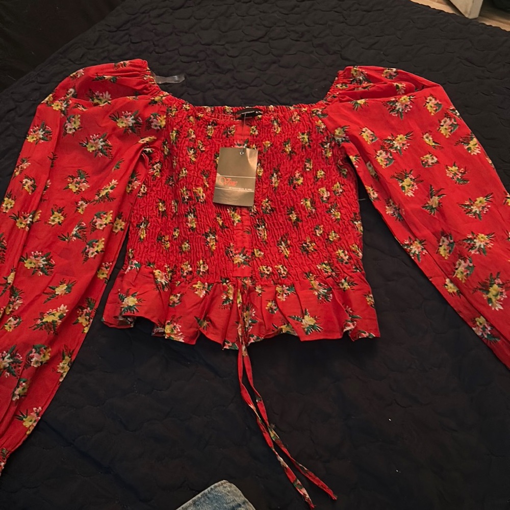 Off the shoulder Latina long sleeve